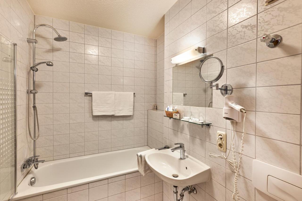 Landhotel Donaublick Obernzell Bagian luar foto